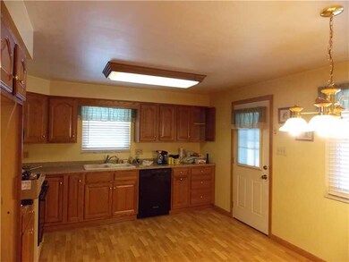 Kitchen. Nice spacious kitchen with newer cabinets