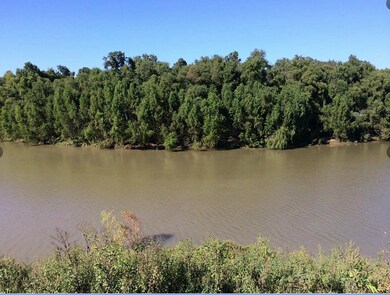 The banks of the San Bernard river are within clos