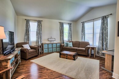 61183 Brosterhous Rd, Bend, OR 97702 - photo 2