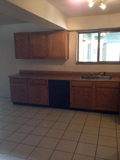 8134 W Piccadilly Rd, Phoenix, AZ 85033 - photo 4