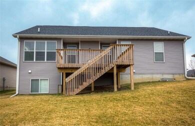 9617 Valley Pkwy, Johnston, IA 50131 - photo 2