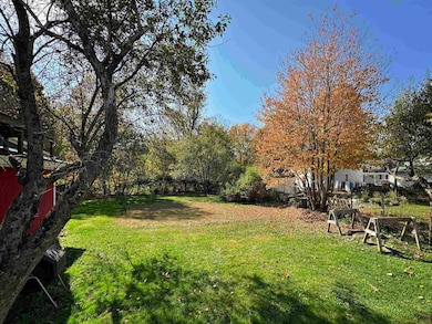 56 Maple St, Morrisville, VT 05661 - photo 3