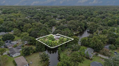 400'+ of water frontage