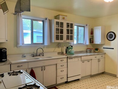 431 W 6th St, Winnemucca, NV 89445 - photo 4