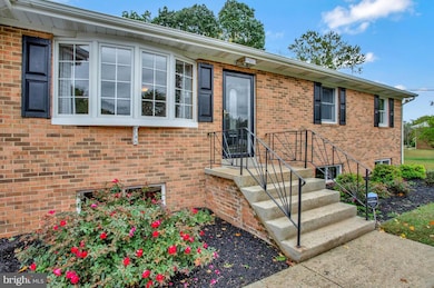 10526 Willetts Crossing Rd, White Plains, MD 20695 - photo 2