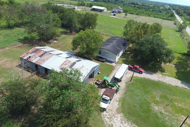 1804 County Road 192, Alvin, TX 77511 - photo 4