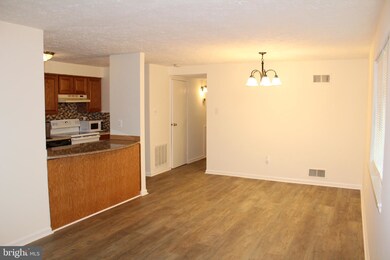 19633 Gunners Branch Rd unit B, Germantown, MD 20876 - photo 6