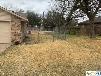 802 Steven St, Troy, TX 76579 - photo 2