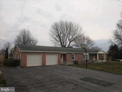 1541 Richard Ave, Chambersburg, PA 17201 - photo 2