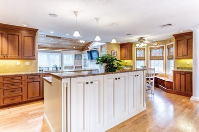 21 Andrew Cir, Stoughton, MA 02072 - photo 2