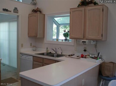 637 Fairfield Ln, Aurora, OH 44202 - photo 5