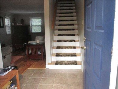 Entry/Foyer.