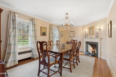 07 Dining Room