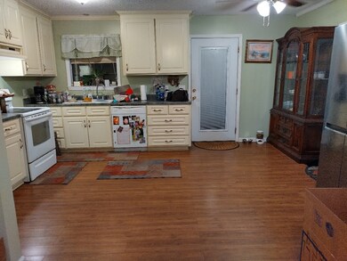 1306 Fleetwood Rd, Dothan, AL 36305 - photo 4