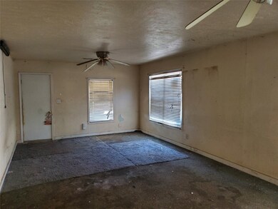 2215 Cresline St, Houston, TX 77093 - photo 4