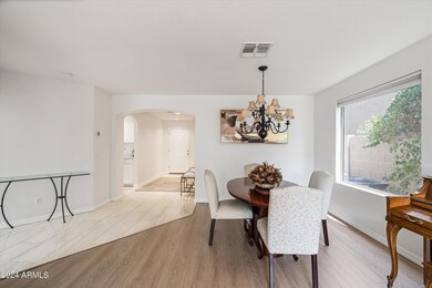 05-26270 N 68th Dr (5 of 29)