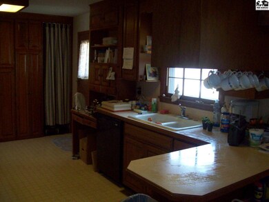 403 S Maxwell St, McPherson, KS 67460 - photo 6