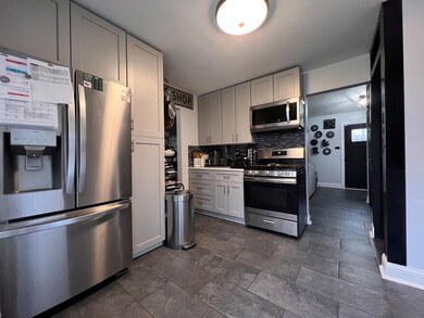 17007 Magnolia Dr, Hazel Crest, IL 60429 - photo 4