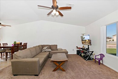 Living Room (4)-01