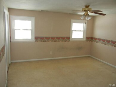 5501 Walnut Ln, Zionsville, PA 18092 - photo 7