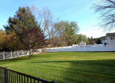 8 Clay St, MerriMacK, NH 03054 - photo 4