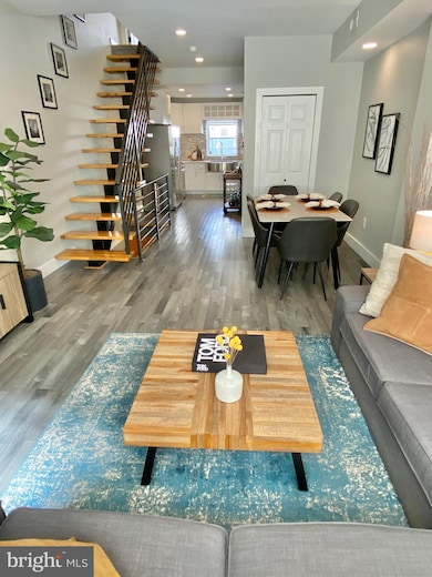 2219 Gerritt St, Philadelphia, PA 19146 - photo 2