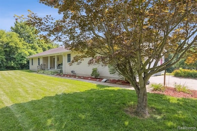 3780 Bald Mountain Rd, Auburn Hills, MI 48326 - photo 2