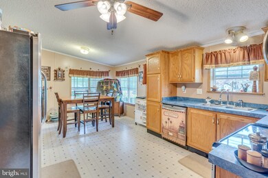 180 Warrior Dr, Bunker Hill, WV 25413 - photo 7