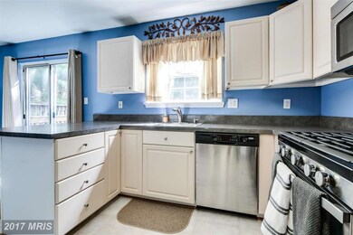 4918 Lockard Dr, Owings Mills, MD 21117 - photo 7