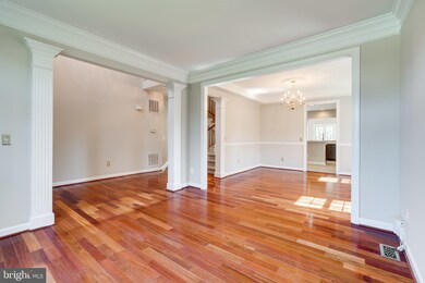 8886 Crosspointe Glen Way, Lorton, VA 22079 - photo 7