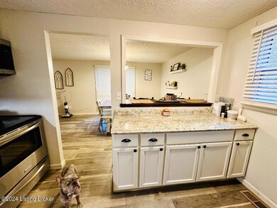 7012 John Paul Ln, Louisville, KY 40229 - photo 7