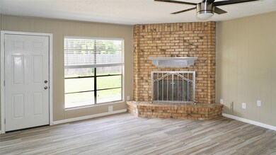 7323 Woodoak Dr, Houston, TX 77040 - photo 5