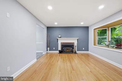 10948 Scaggsville Rd, Laurel, MD 20723 - photo 7