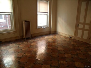 28 N 14th St unit 2, Allentown, PA 18102 - photo 2