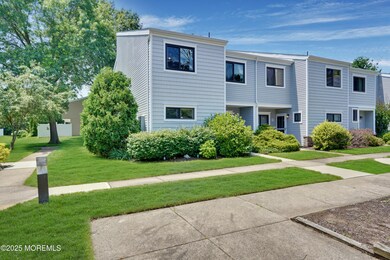 13 Beverly Ct, Tinton Falls, NJ 07724 - photo 4