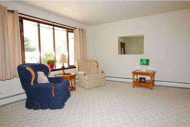 2475 Berkley Rd, Reading, PA 19605 - photo 7