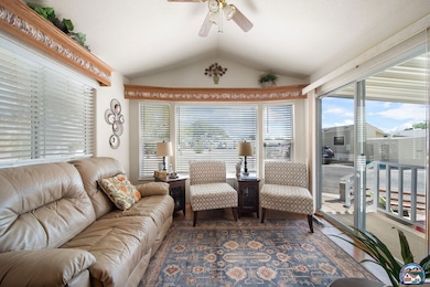 1716 Sunbeam Lake Dr unit 246, El Centro, CA 92243 - photo 2