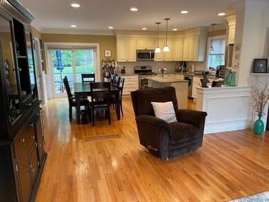 472 Lowell Ave unit 472, Newton, MA 02460 - photo 4