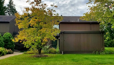 1 Westbury Ct, Ann Arbor, MI 48105 - photo 2