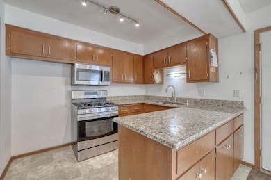 18570 Kamala Ct unit 18550, Brookfield, WI 53045 - photo 5