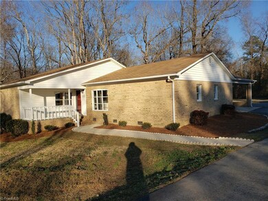 6130 Muddy Creek Rd, High Point, NC 27263 - photo 2