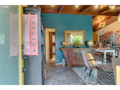 1110 E 7th St, Newberg, OR 97132 - photo 4