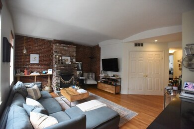 15 Battery St unit 5, Boston, MA 02109 - photo 2