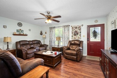 303 N 9th St, Beasley, TX 77417 - photo 7