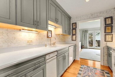 19 Prentiss Place, Medfield, MA 02052 - photo 6