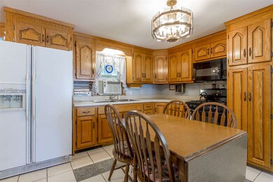 4 Maplecrest St, Newmarket, NH 03857 - photo 4