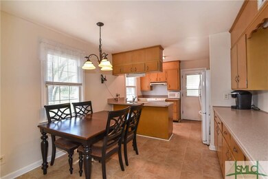 Multi-functional Kitchen.  With great Counter/Cabi