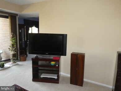 9802 Kingsbridge Dr unit 202, Fairfax, VA 22031 - photo 7