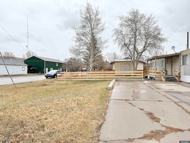 15 Brilliant St, Diamondville, WY 83116 - photo 4