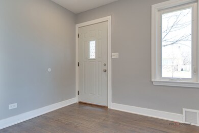 302 N Oaklawn Ave, Elmhurst, IL 60126 - photo 3